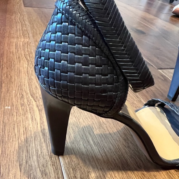 Women’s banana republic navy heels size 8.5 - worn 1x - Picture 8 of 8